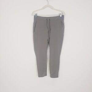 Athleta- Women's size 4P grey Pants/Capris- Like New